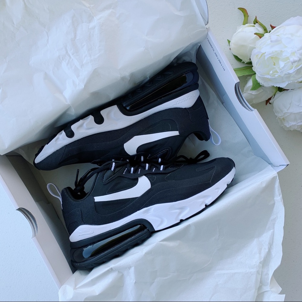 Nike Air Max 270 React Black and White NWT - Picture 11 of 11